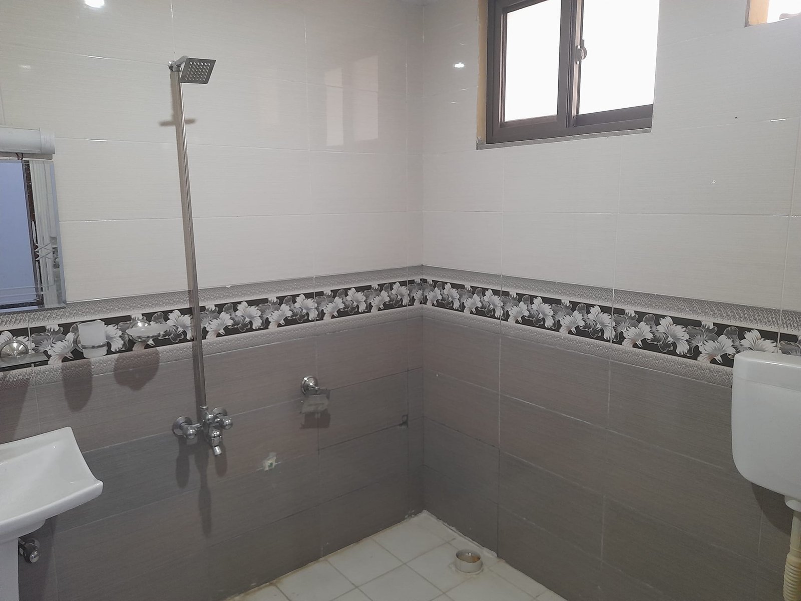 5 Marla New House For Sale in Reggi Model Town Peshawar