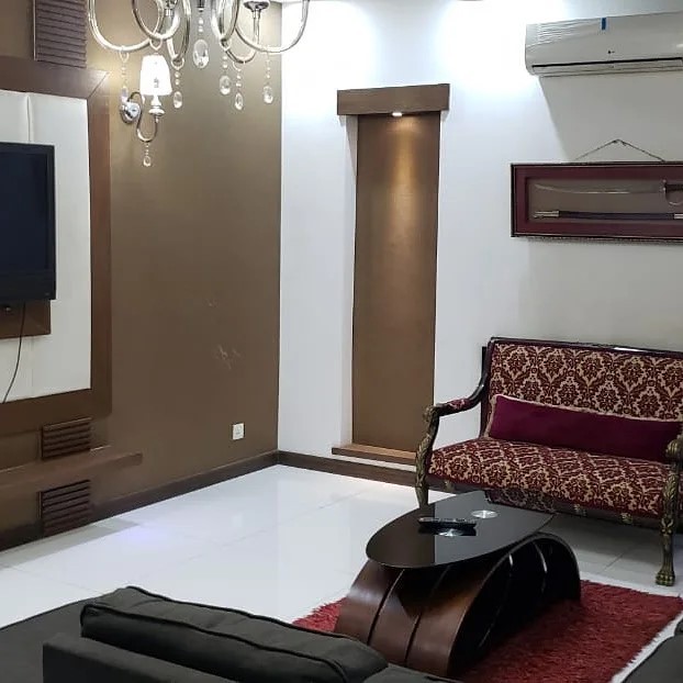 1 Kanal House for rent