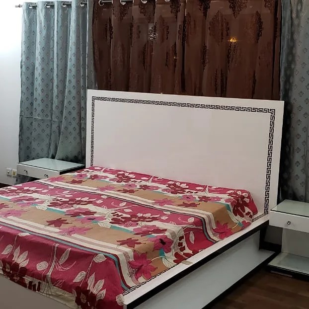 1 Kanal House for rent