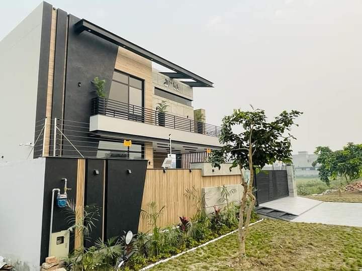 Stylish Modern House   for sale