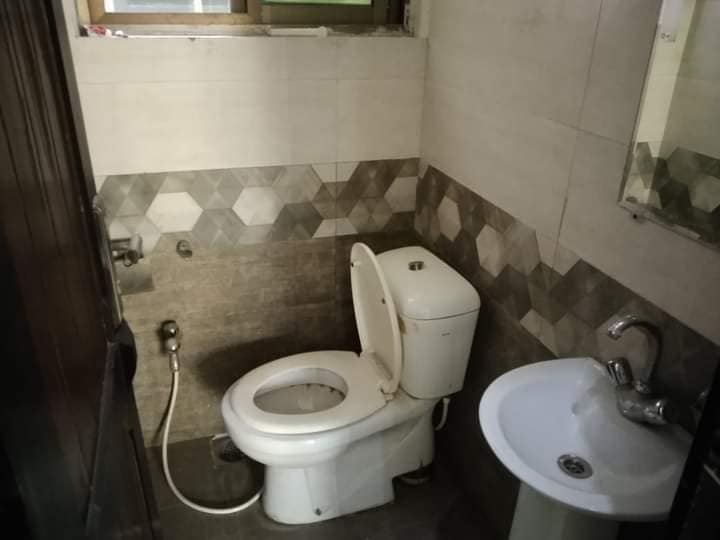 7 Marla used house for sale in abu bakar block phase 8 Bahria town Rawalpindi