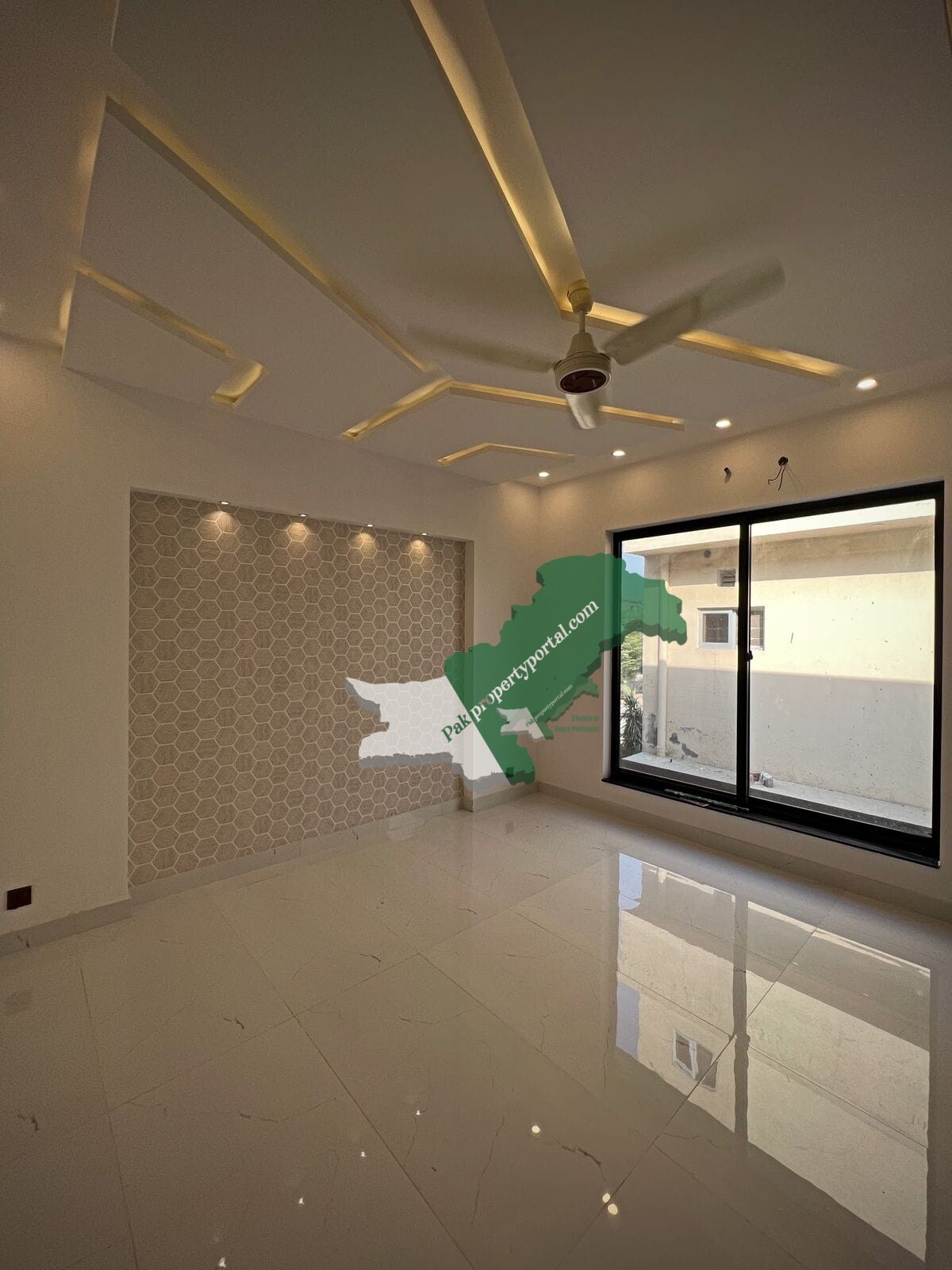 10 Marla House for sale in Canal Valley society (Facing Park) near Bahria town Lahore