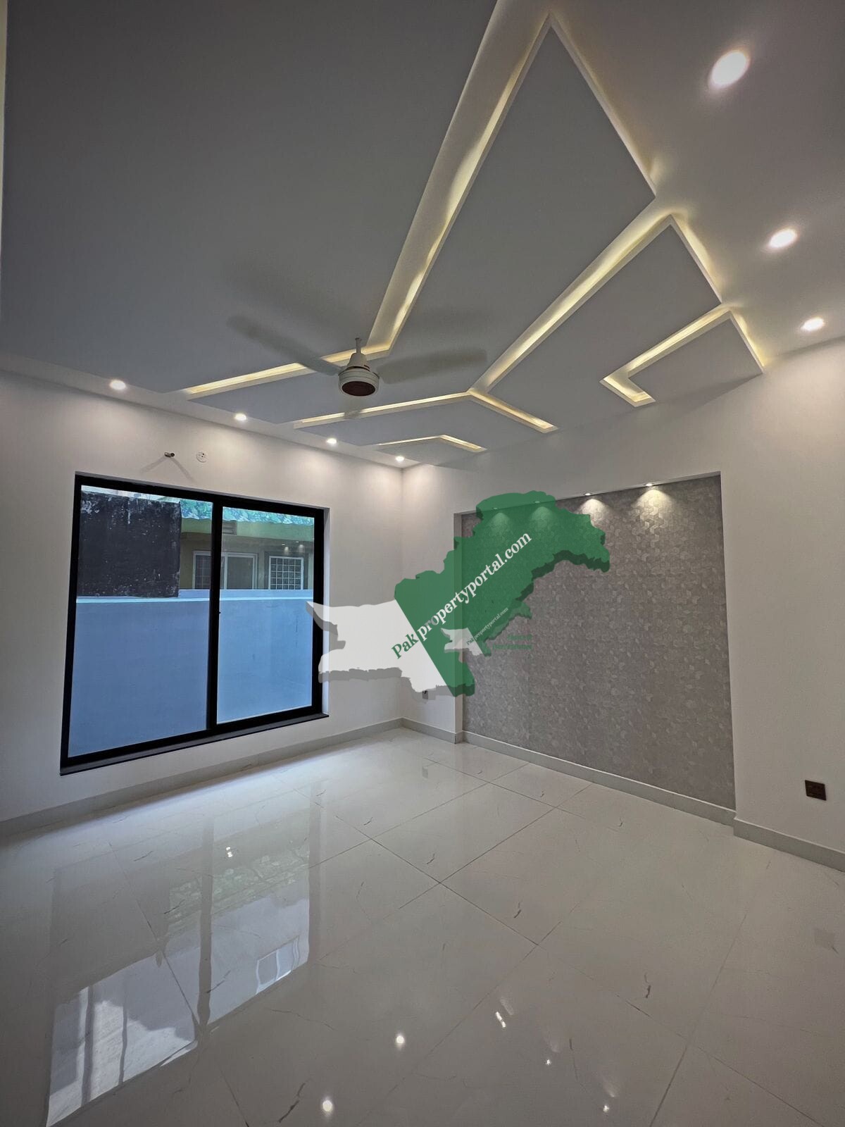 10 Marla House for sale in Canal Valley society (Facing Park) near Bahria town Lahore