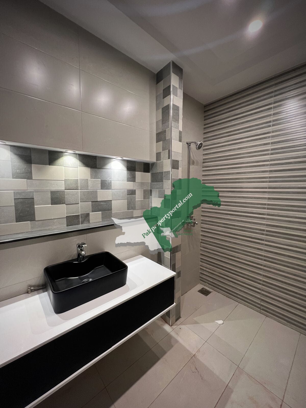 10 Marla House for sale in Canal Valley society (Facing Park) near Bahria town Lahore