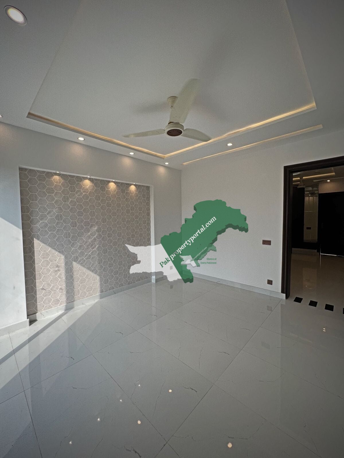 10 Marla House for sale in Canal Valley society (Facing Park) near Bahria town Lahore