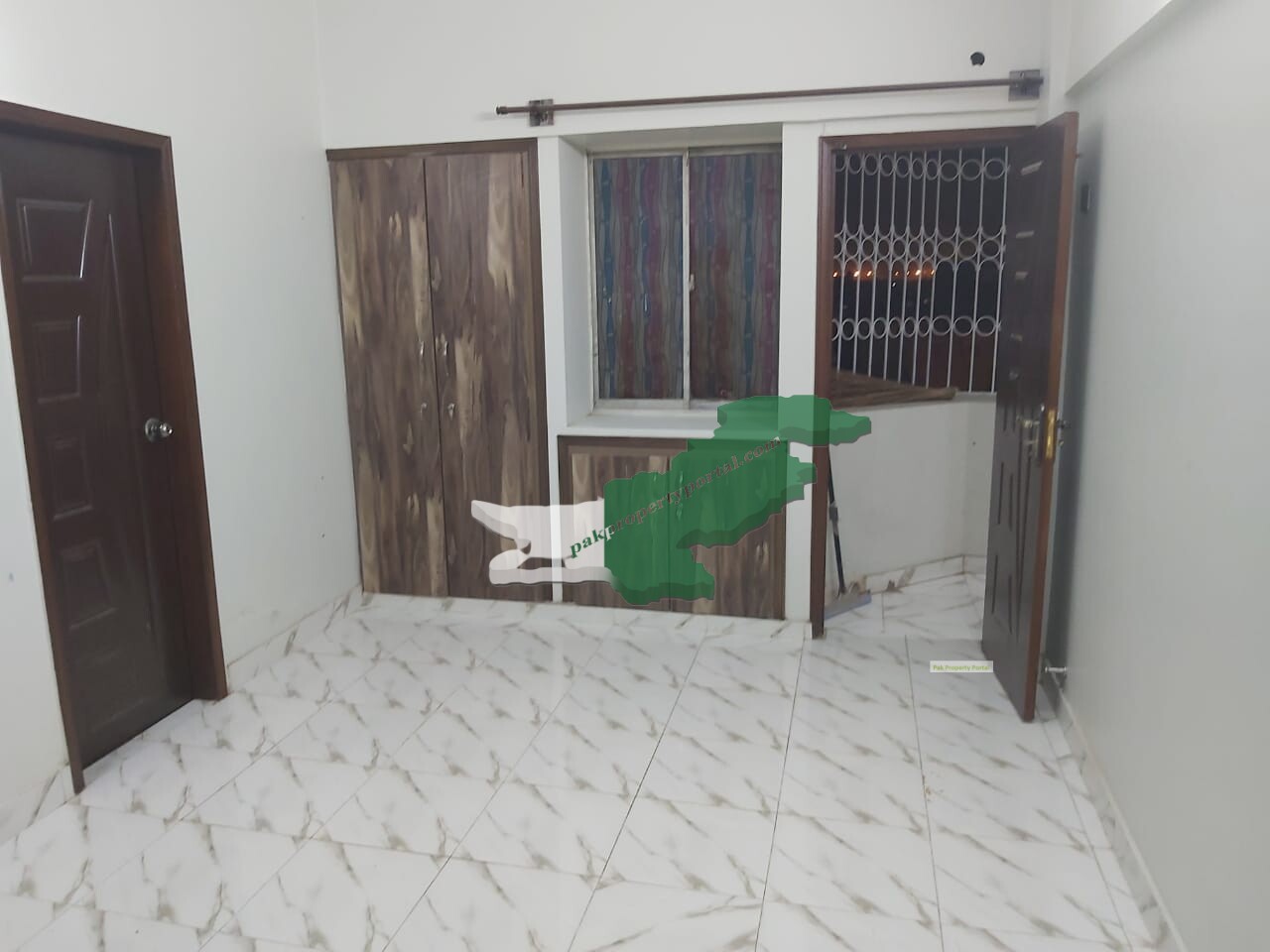 Flat for sale in Safari Blasing gulistan-e-jauhar block 12 Karachi