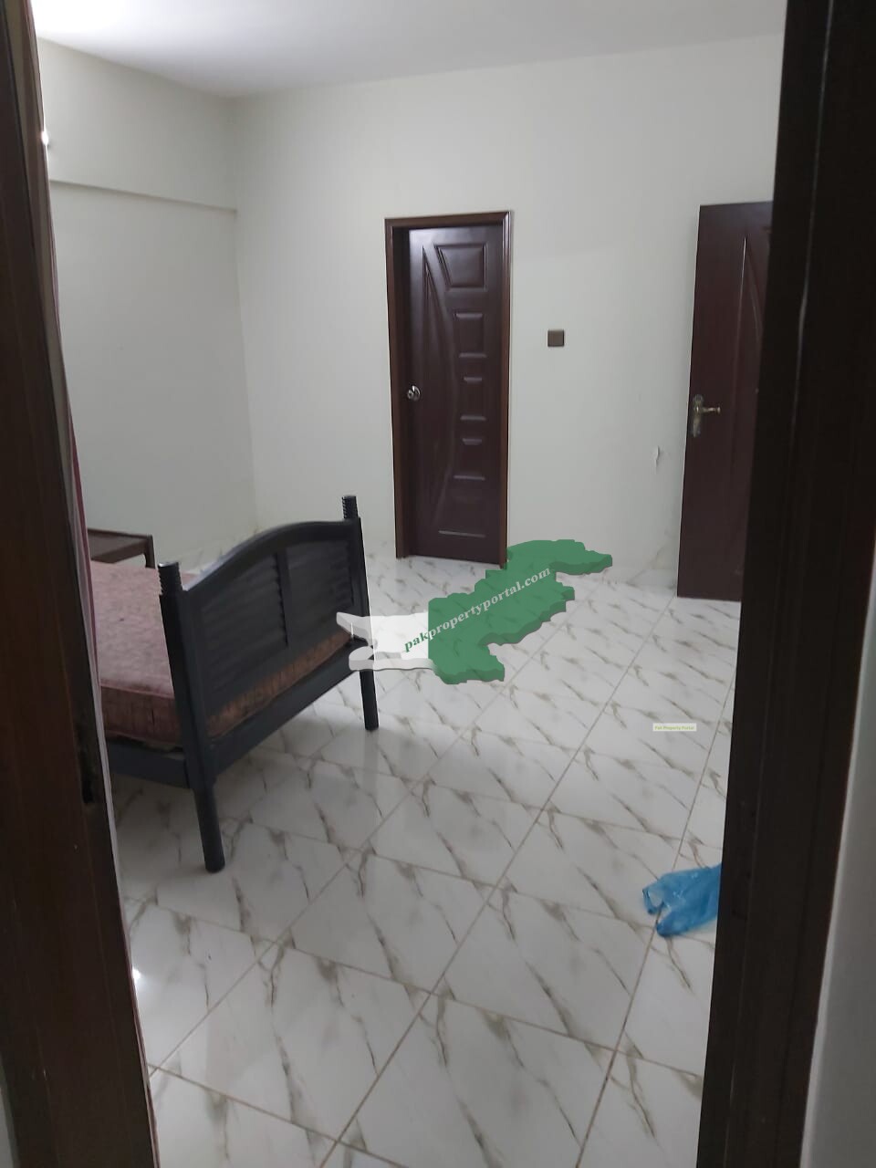 Flat for sale in Safari Blasing gulistan-e-jauhar block 12 Karachi
