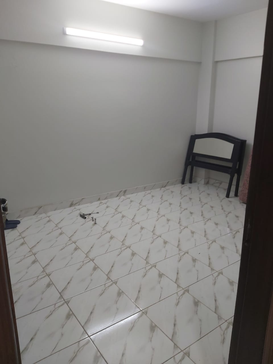 Flat for sale Safari Blasing gulistan-e-jauhar block 12 Karachi