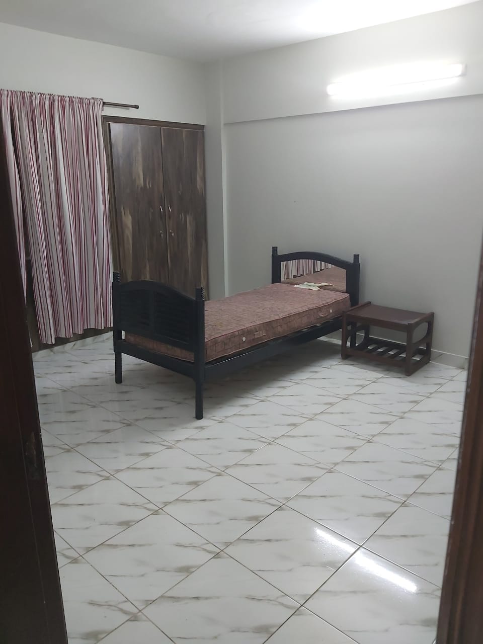 Flat for sale Safari Blasing gulistan-e-jauhar block 12 Karachi