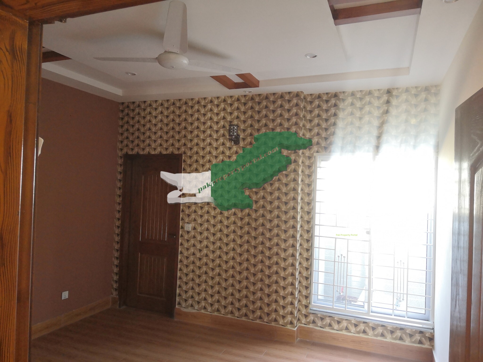 10 Marla Brand New Corner House For Sale in Bahria Orchard Phase 1 Lahore. Ideal location near Cinema, School and Commer