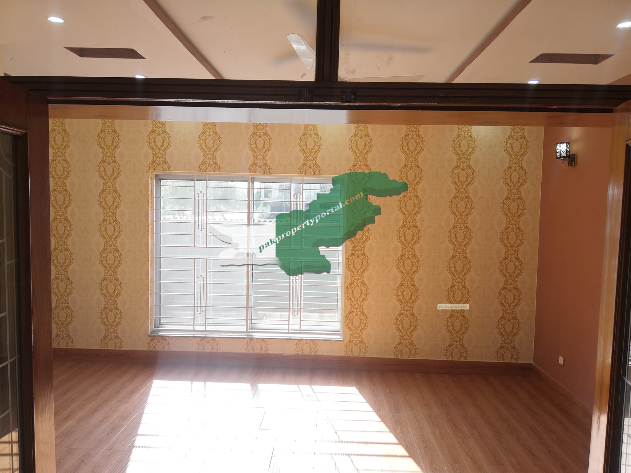 10 Marla Brand New Corner House For Sale in Bahria Orchard Phase 1 Lahore. Ideal location near Cinema, School and Commer