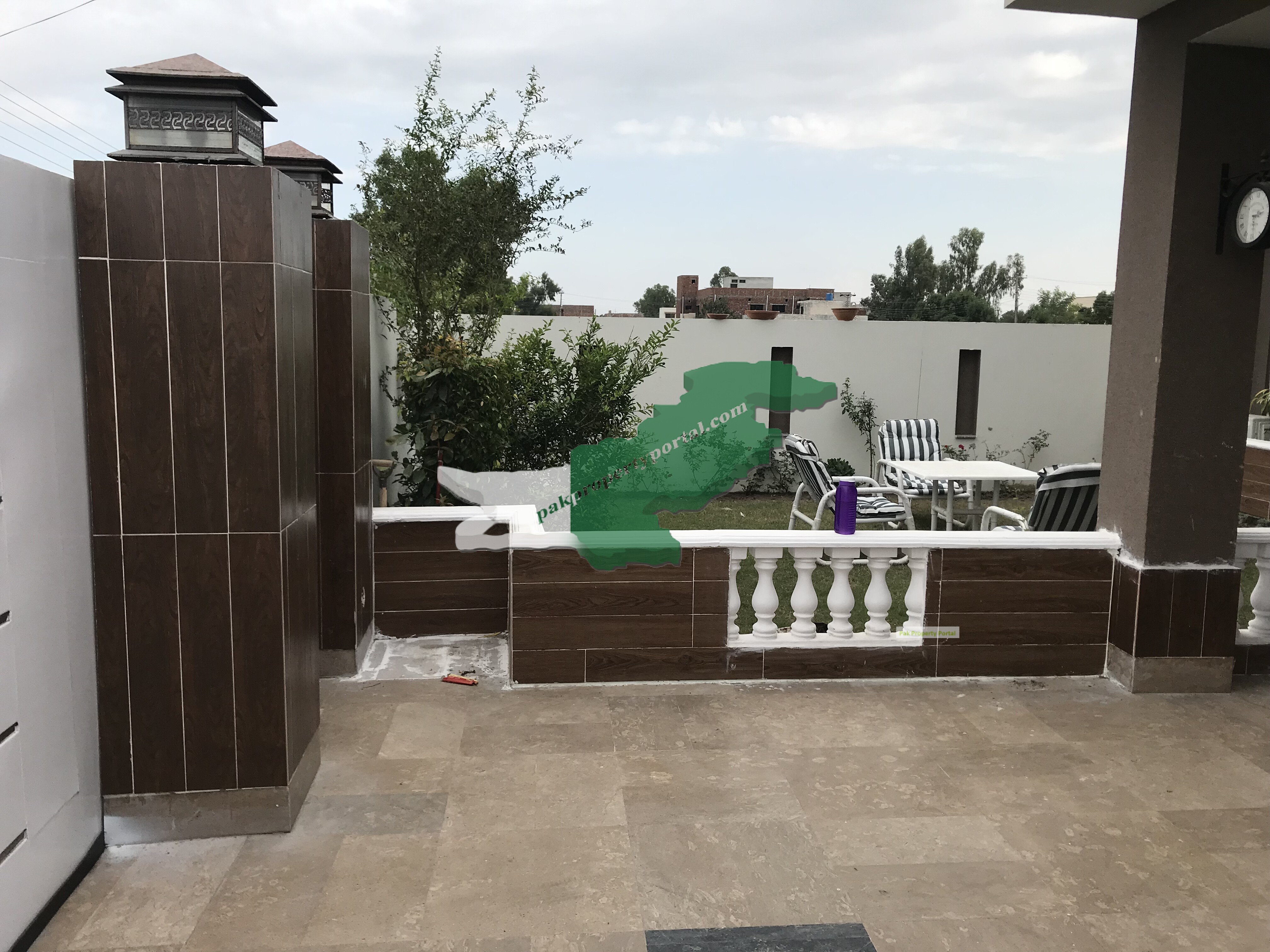 One Kanal Beautiful Single storey corner house