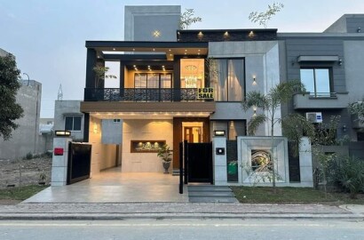 10 Marla New beautiful semi-furnished house for sale in Sector-E Bahria town Lahore