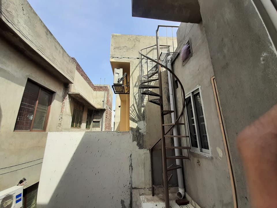 3 MARLA HOUSE FOR SALE IN JOHAR TOWN LAHORE