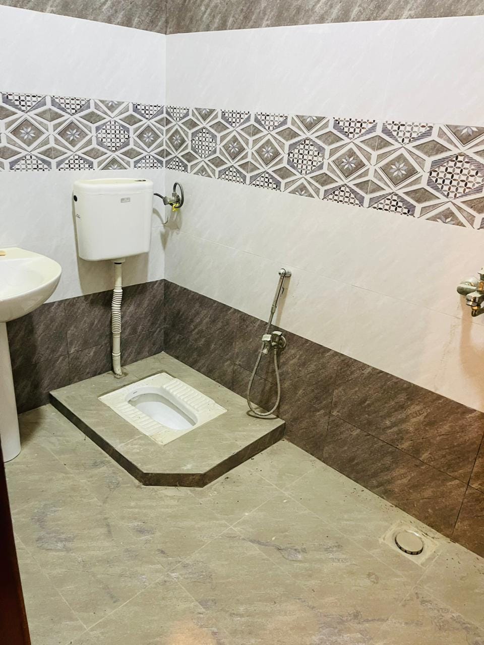 200 sqyd Brand new portion available for sale in a prime location of Block A North nazimabad Karachi