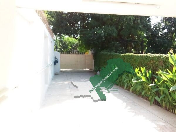 12 Marla Upper portion for rent in Location F-6/3 Islamabad