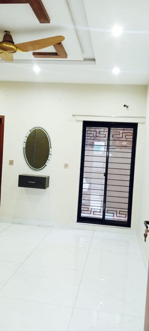 6 Marla house available for sale in park view city Lahore