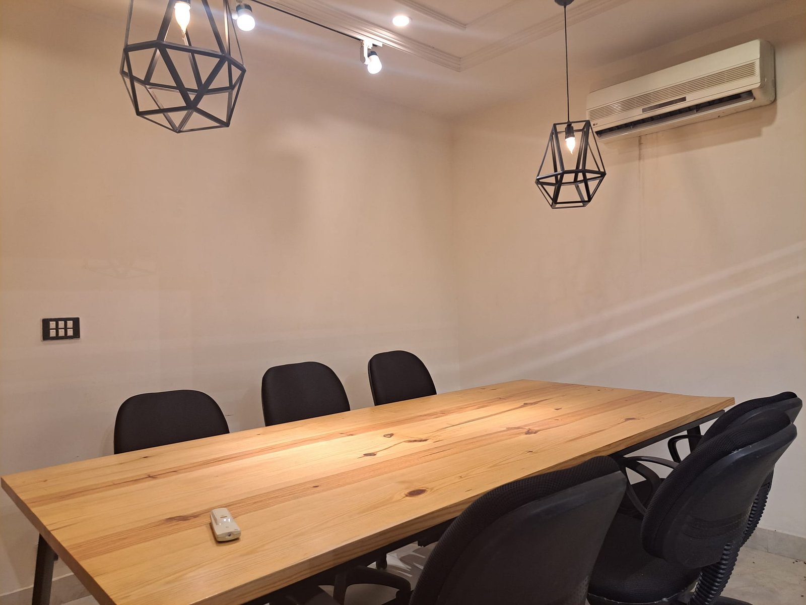 4 Marla Commercial Floor Available For Rent Fully Furnished in State Life Society Lahore