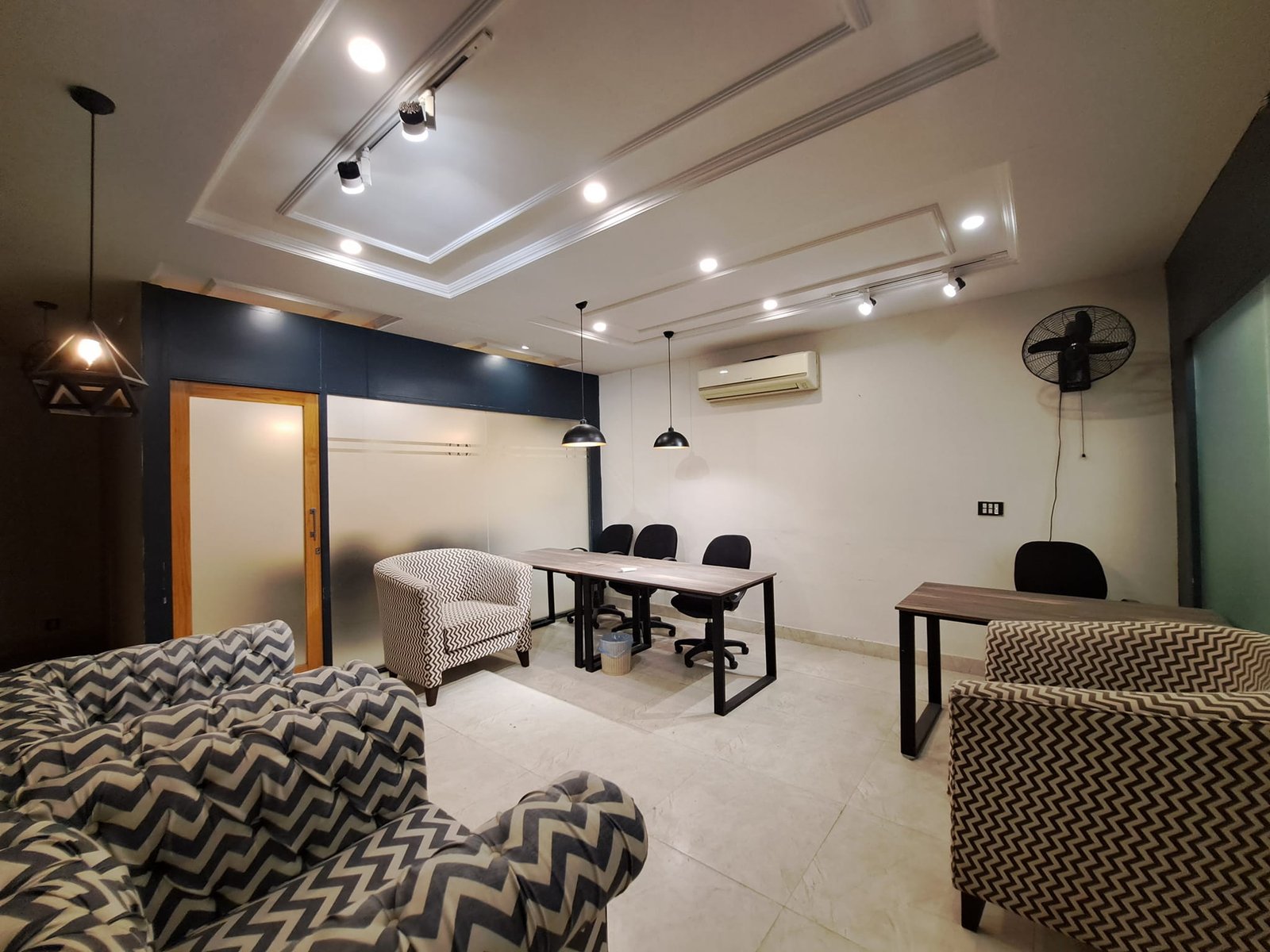 4 Marla Commercial Floor Available For Rent Fully Furnished in State Life Society Lahore