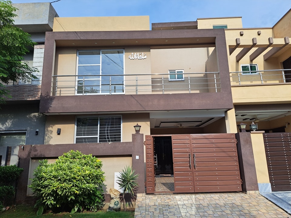 5 Marla Slightly Used House For Sale in State Life Society Lahore