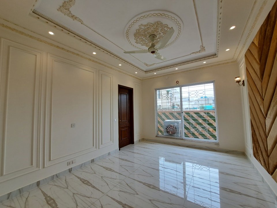 1 kanal Italian Style House For Sale in State Life Society Lahore