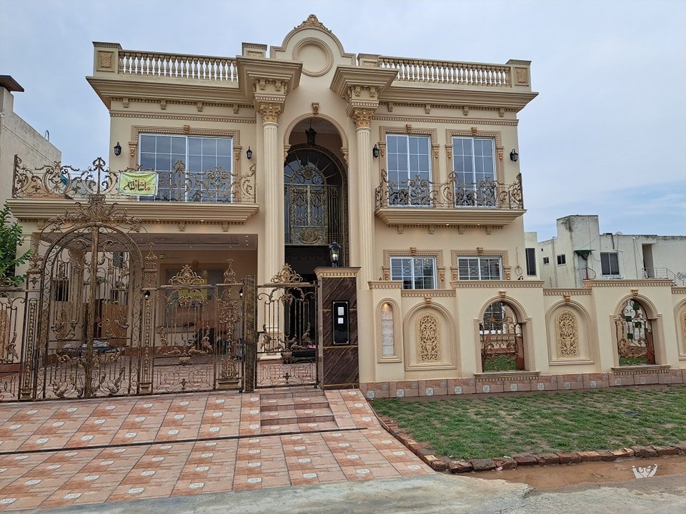 1 kanal Italian Style House For Sale in State Life Society Lahore