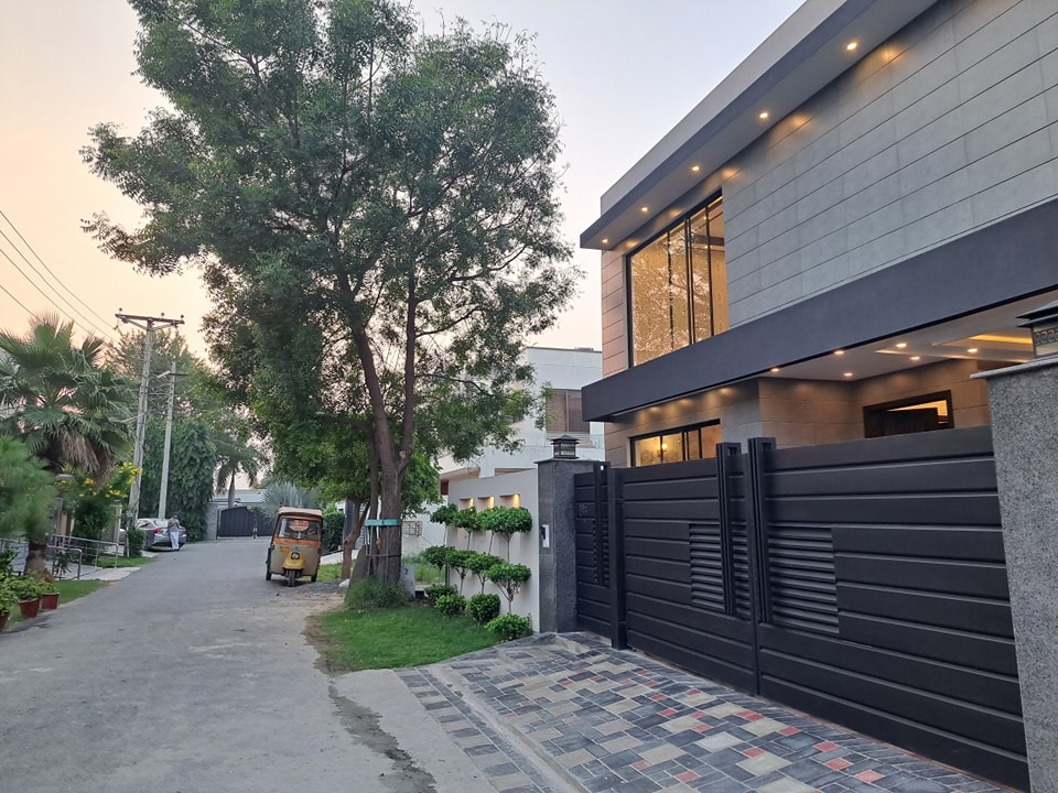10 Marla Brand New Modern House for sale in State Life Society Lahore