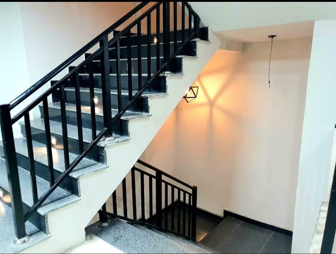 Luxurious bed fully furnished for sale in Bahria Town-Phase 7 Rawalpindi