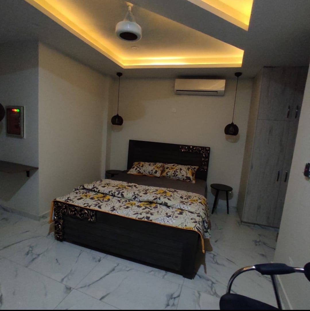 Luxurious bed fully furnished for sale in Bahria Town-Phase 7 Rawalpindi