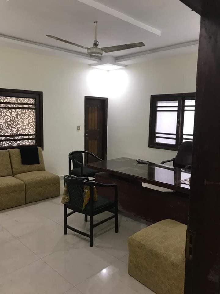 300 yards PORTION FOR SALE in  P.E.C.H.S Karachi