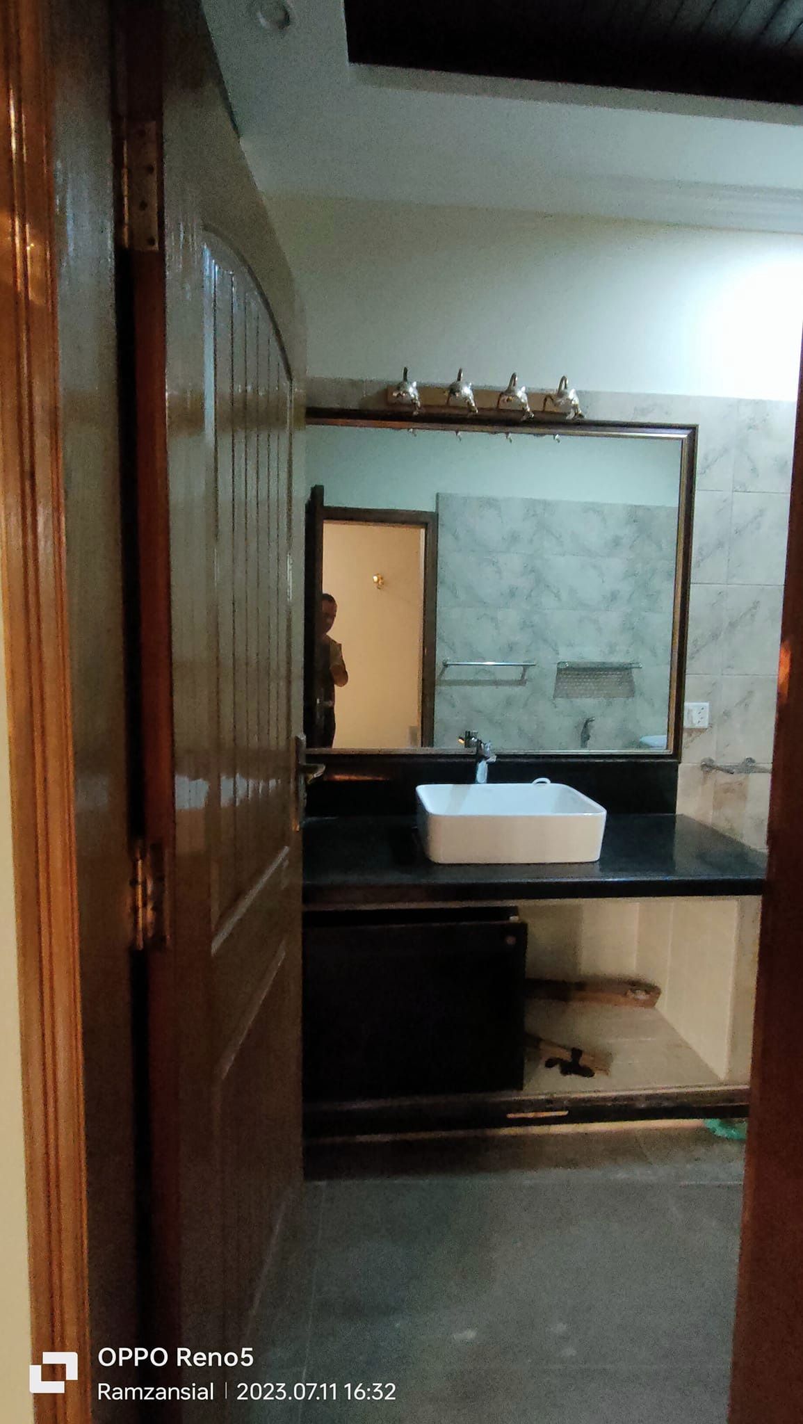 6 Marla is just like brand new first floor available for rent near UCP and Shaukat Khanum hospital in Lahore