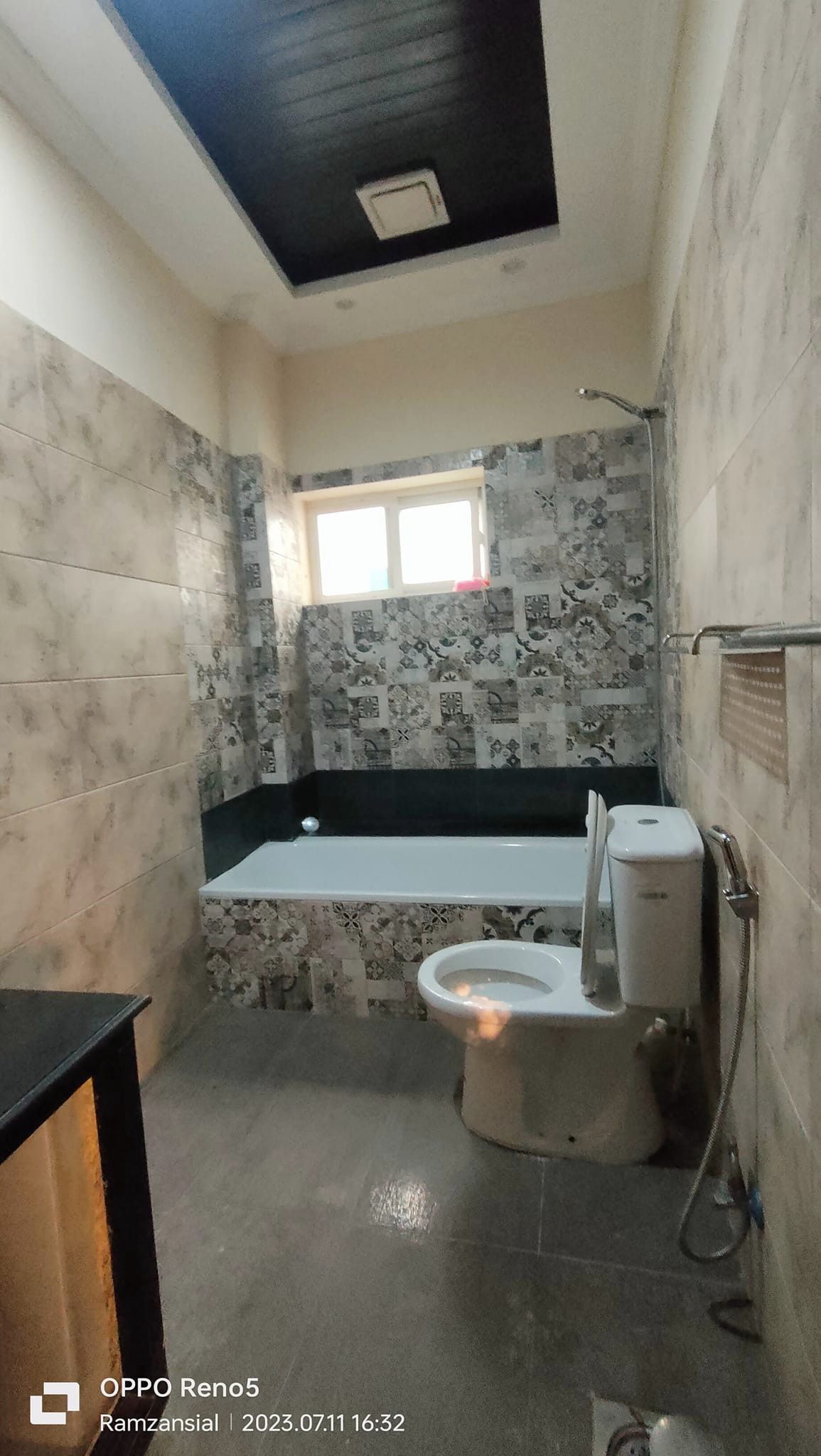 6 Marla is just like brand new first floor available for rent near UCP and Shaukat Khanum hospital in Lahore