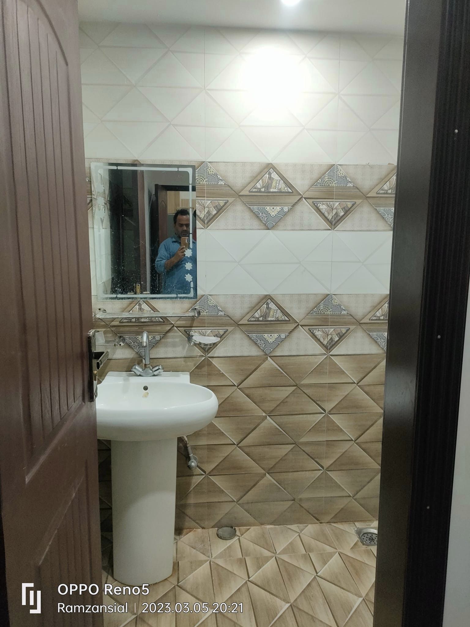 5 Marla upper portion available for rent in Punjab university society phase 2 Lahore