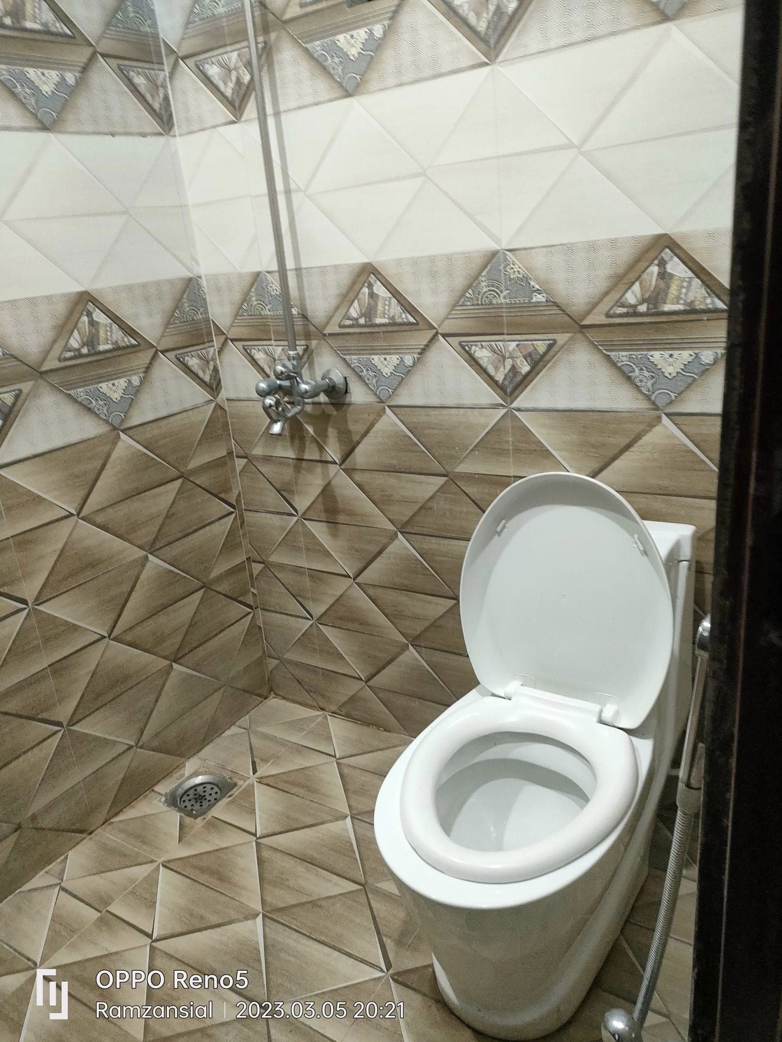 5 Marla upper portion available for rent in Punjab university society phase 2 Lahore