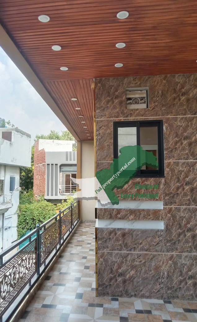 10 Marla Brand New Beautiful House For SALE In Iqbal Town Lahore