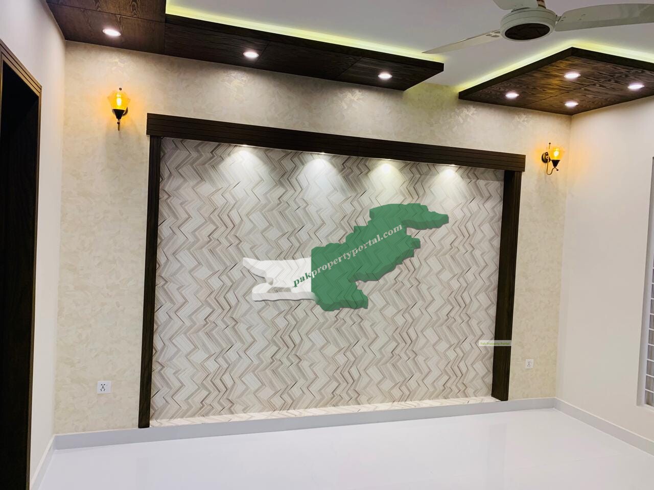 10 Marla Brand New House for Sale at Very Hot Location Bahria Town Lahore