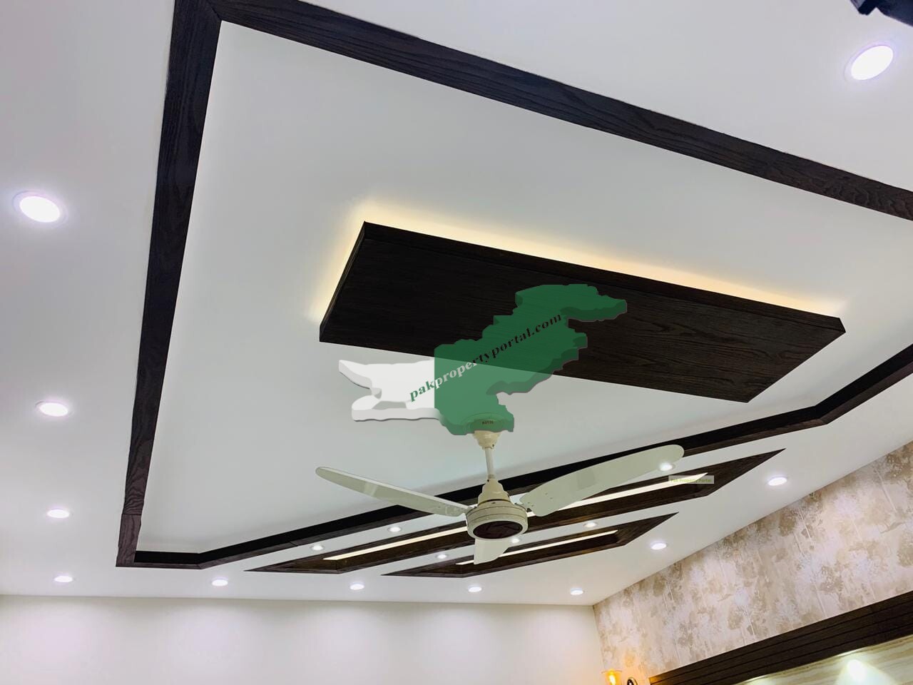 10 Marla Brand New House for Sale at Very Hot Location Bahria Town Lahore