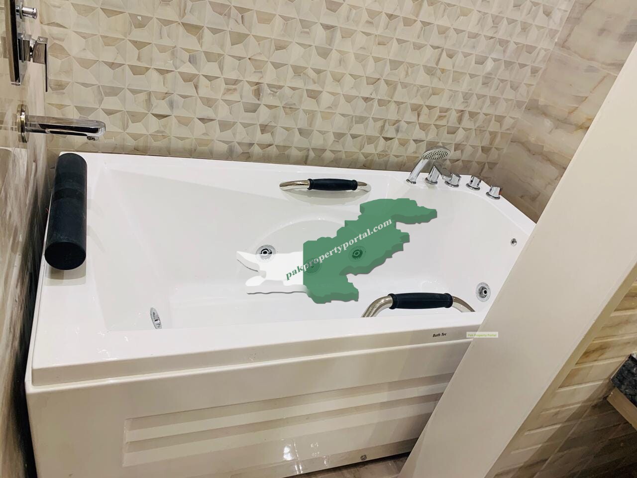 10 Marla Brand New House for Sale at Very Hot Location Bahria Town Lahore