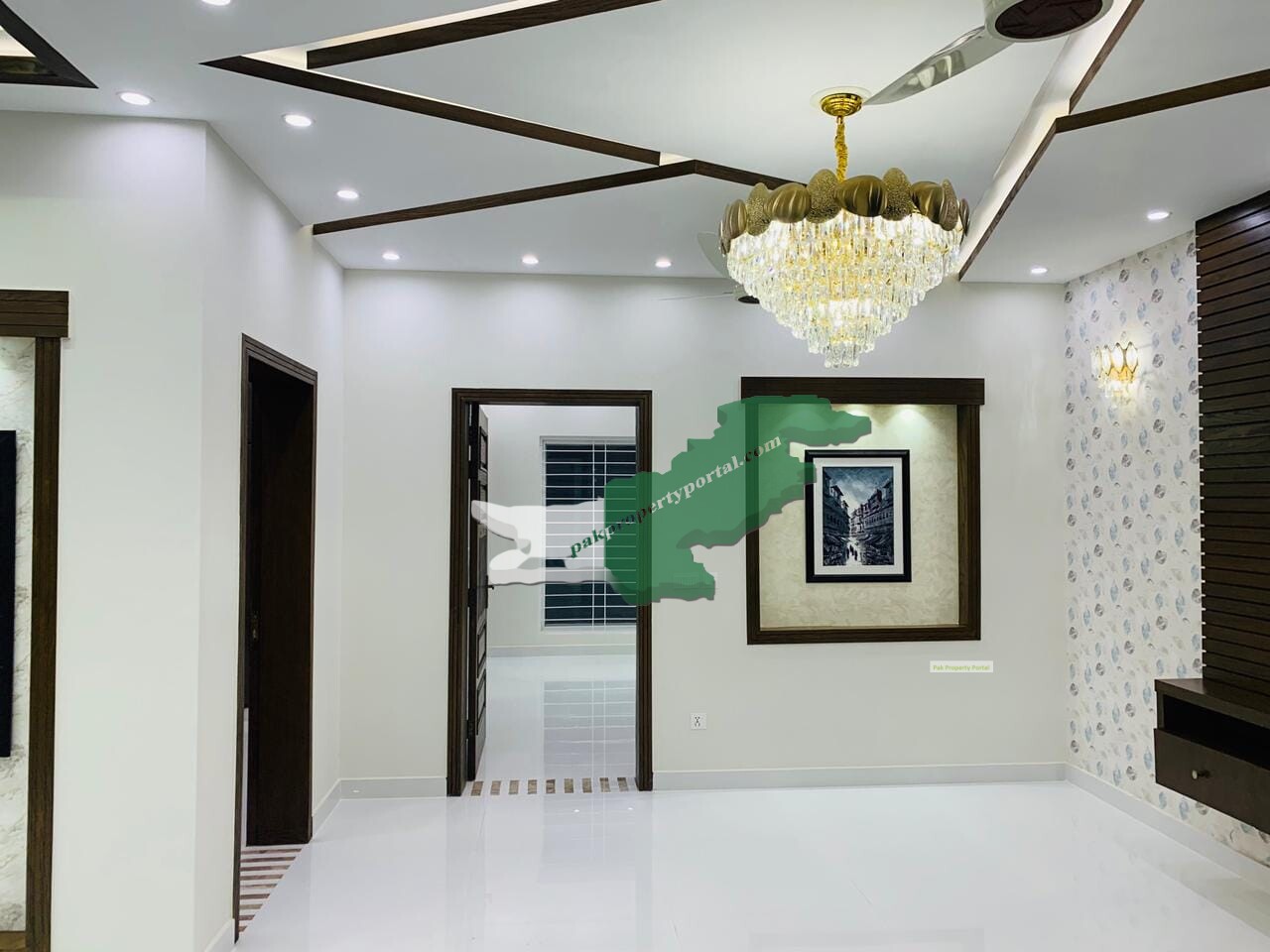 10 Marla Brand New House for Sale at Very Hot Location Bahria Town Lahore
