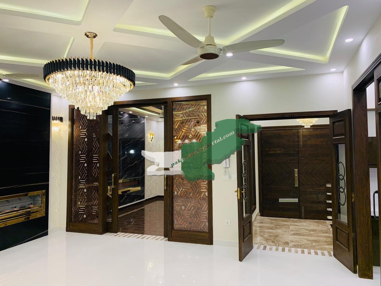 10 Marla Brand New House for Sale at Very Hot Location Bahria Town Lahore