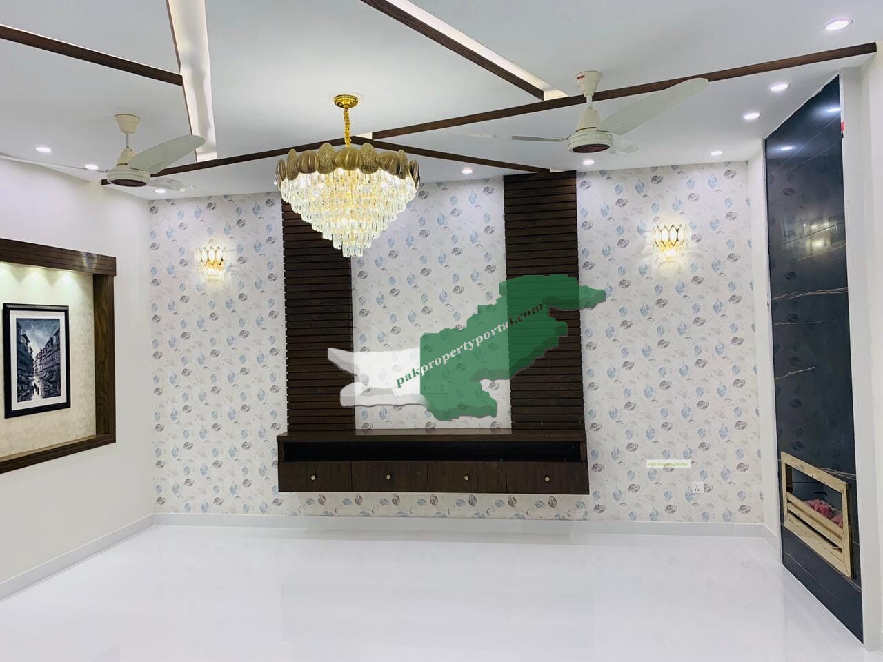 10 Marla Brand New House for Sale at Very Hot Location Bahria Town Lahore