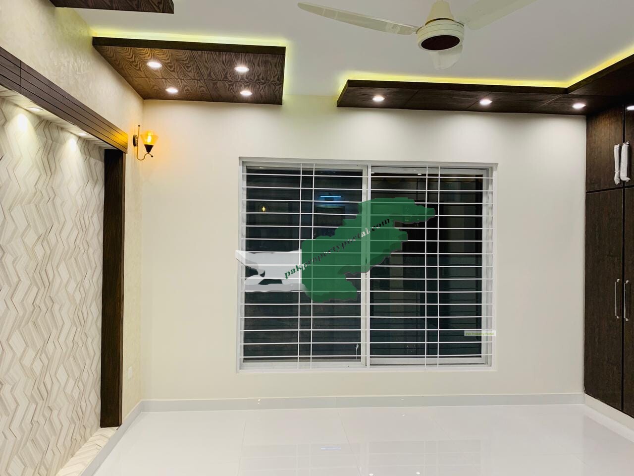 10 Marla Brand New House for Sale at Very Hot Location Bahria Town Lahore