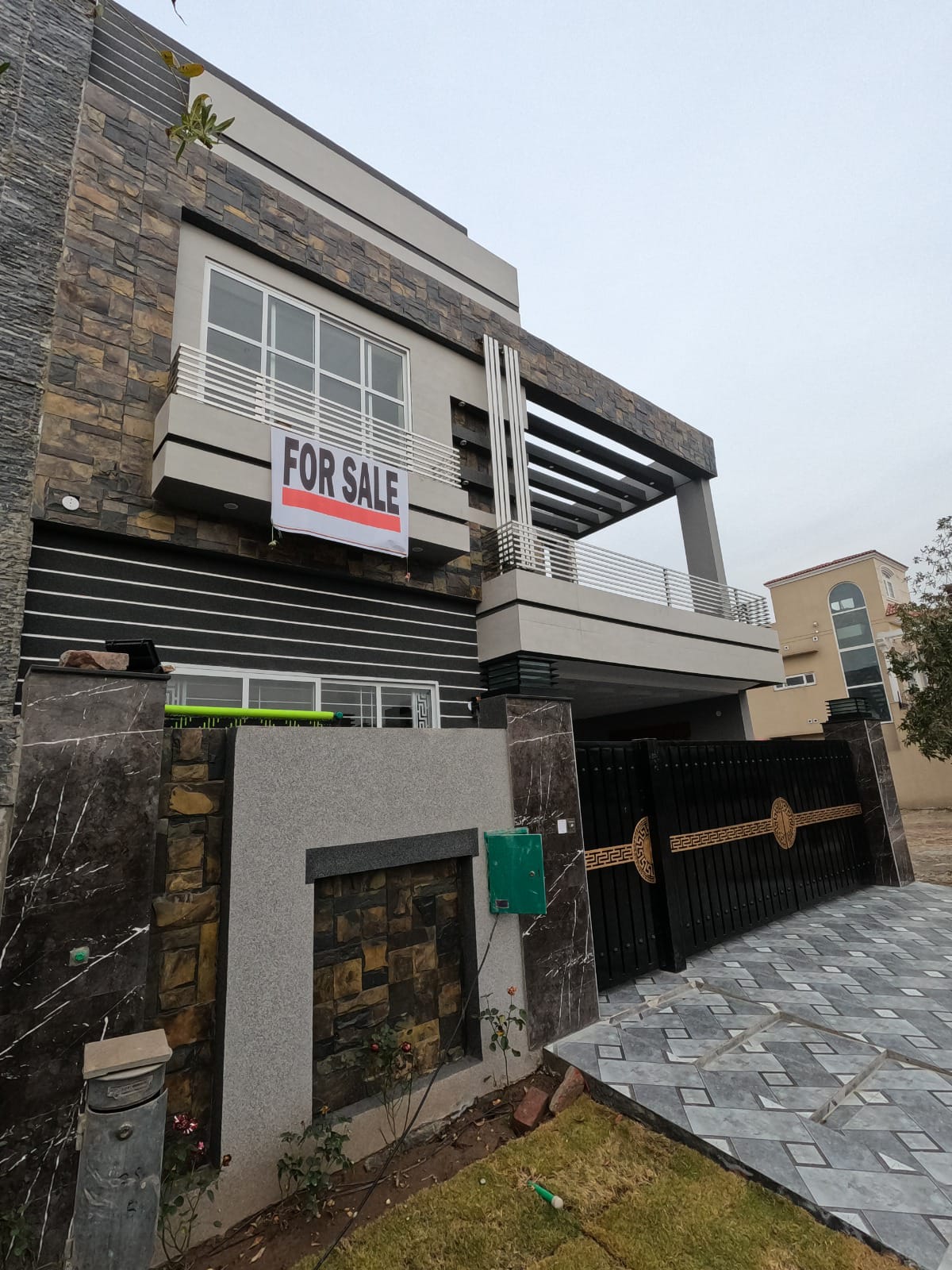 8 Marla Beautiful House for sale in Bahria Orchard Lahore