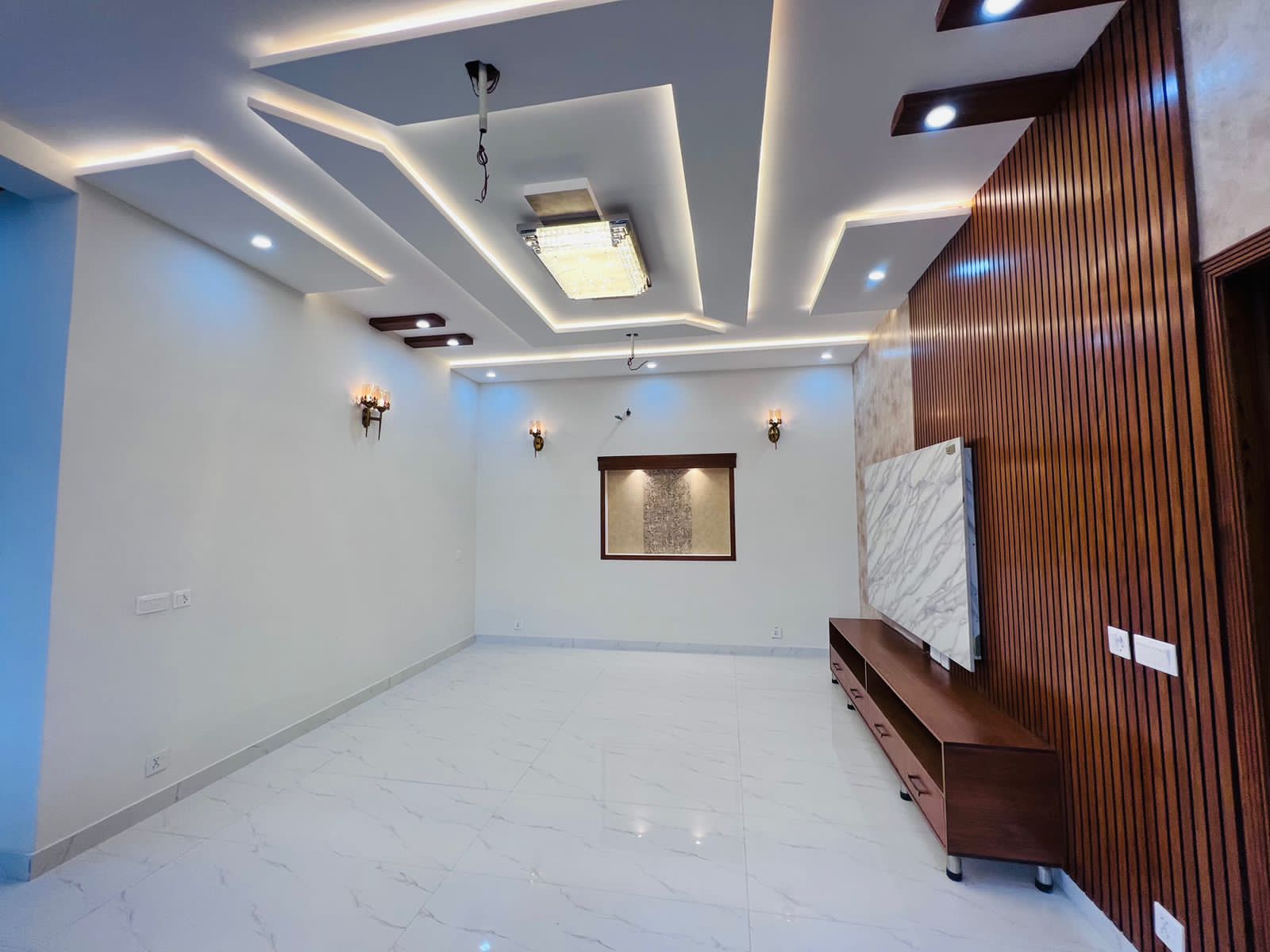 8 Marla Beautiful House for sale in Bahria Orchard Lahore