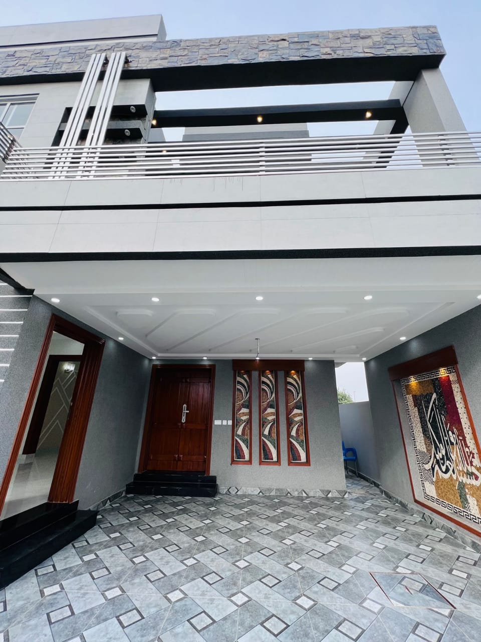 8 Marla Beautiful House for sale in Bahria Orchard Lahore