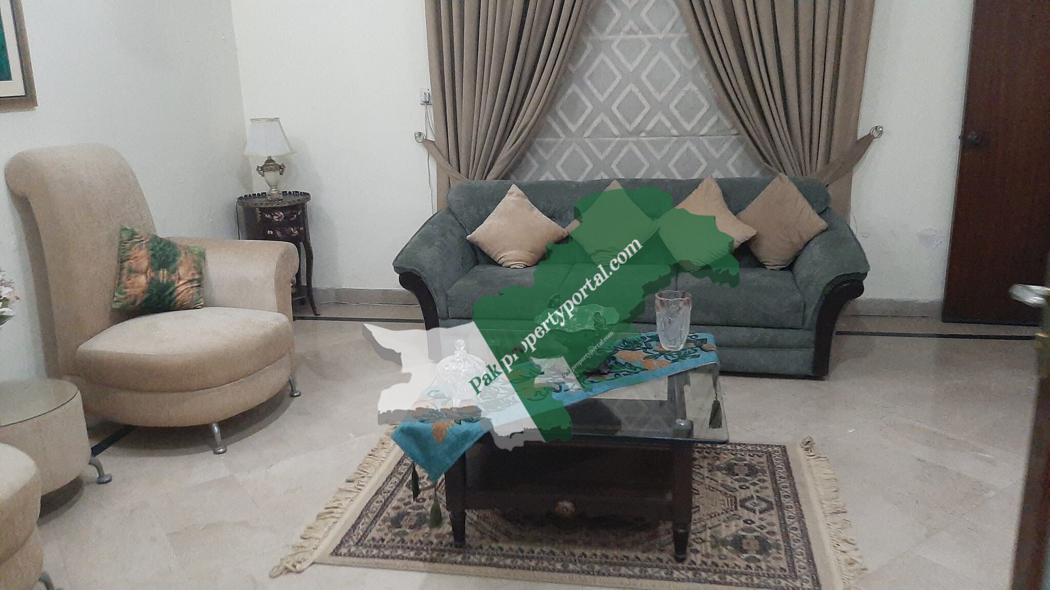 10 Marla Facing Park House for sale in PIA Colony Lahore