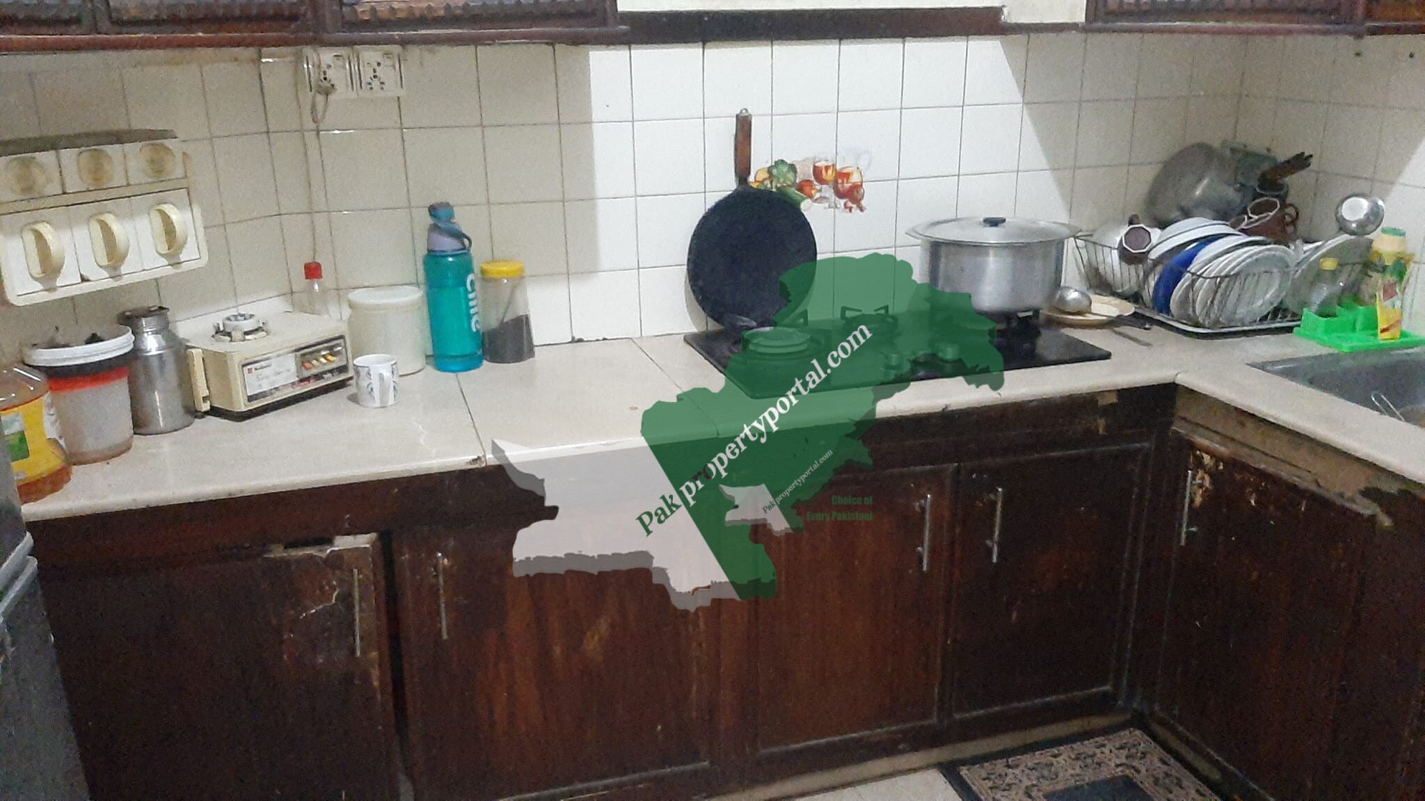 10 Marla Facing Park House for sale in PIA Colony Lahore