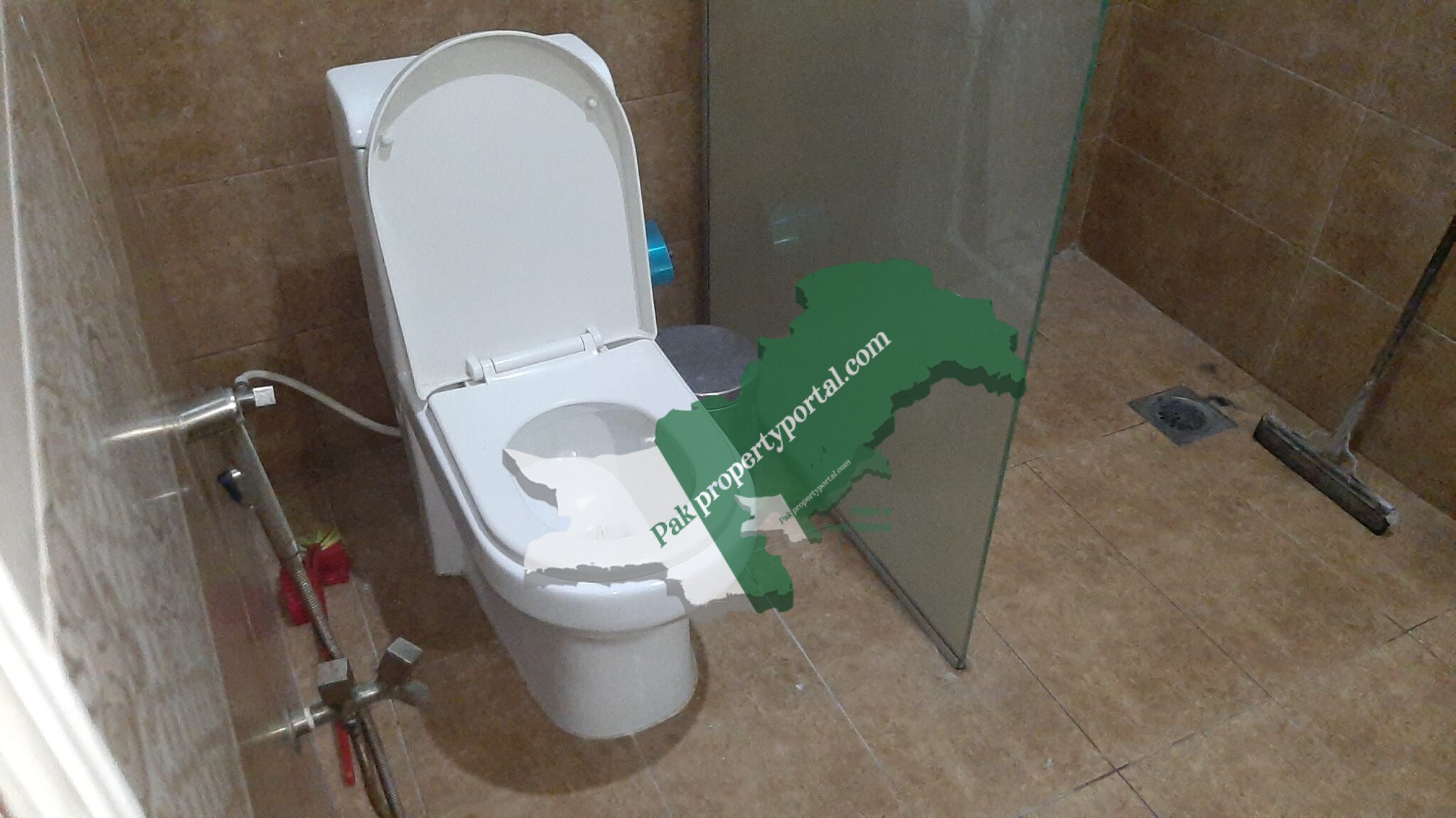 10 Marla Facing Park House for sale in PIA Colony Lahore