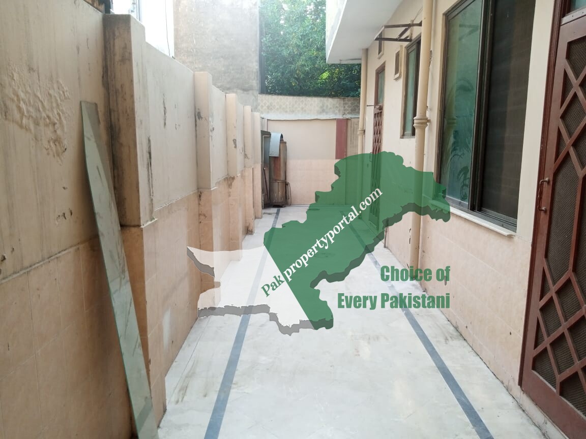 1 Kanal Single story house for sale in Johar Town Lahore