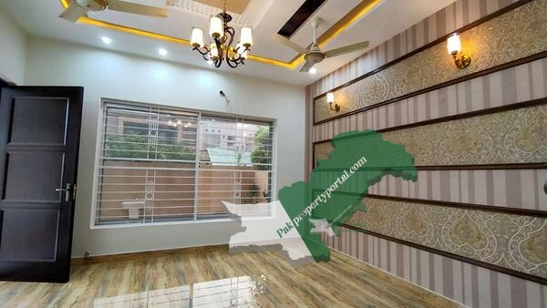 10 Marla brand new house for rent in Valencia Town Lahore